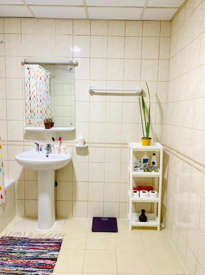 Ladies Only-Anaruby Backpackers - Metro Station Mashreq Dubaï Extérieur photo