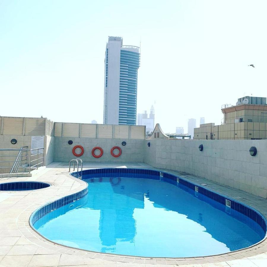 Ladies Only-Anaruby Backpackers - Metro Station Mashreq Dubaï Extérieur photo